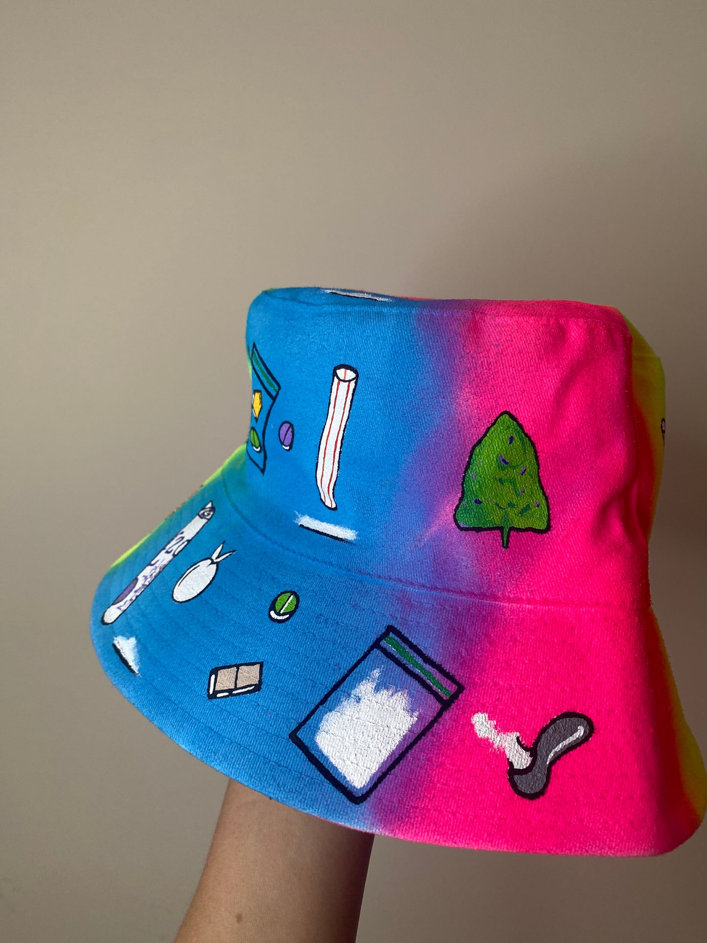 ‘zCWH0RE’ bucket hat