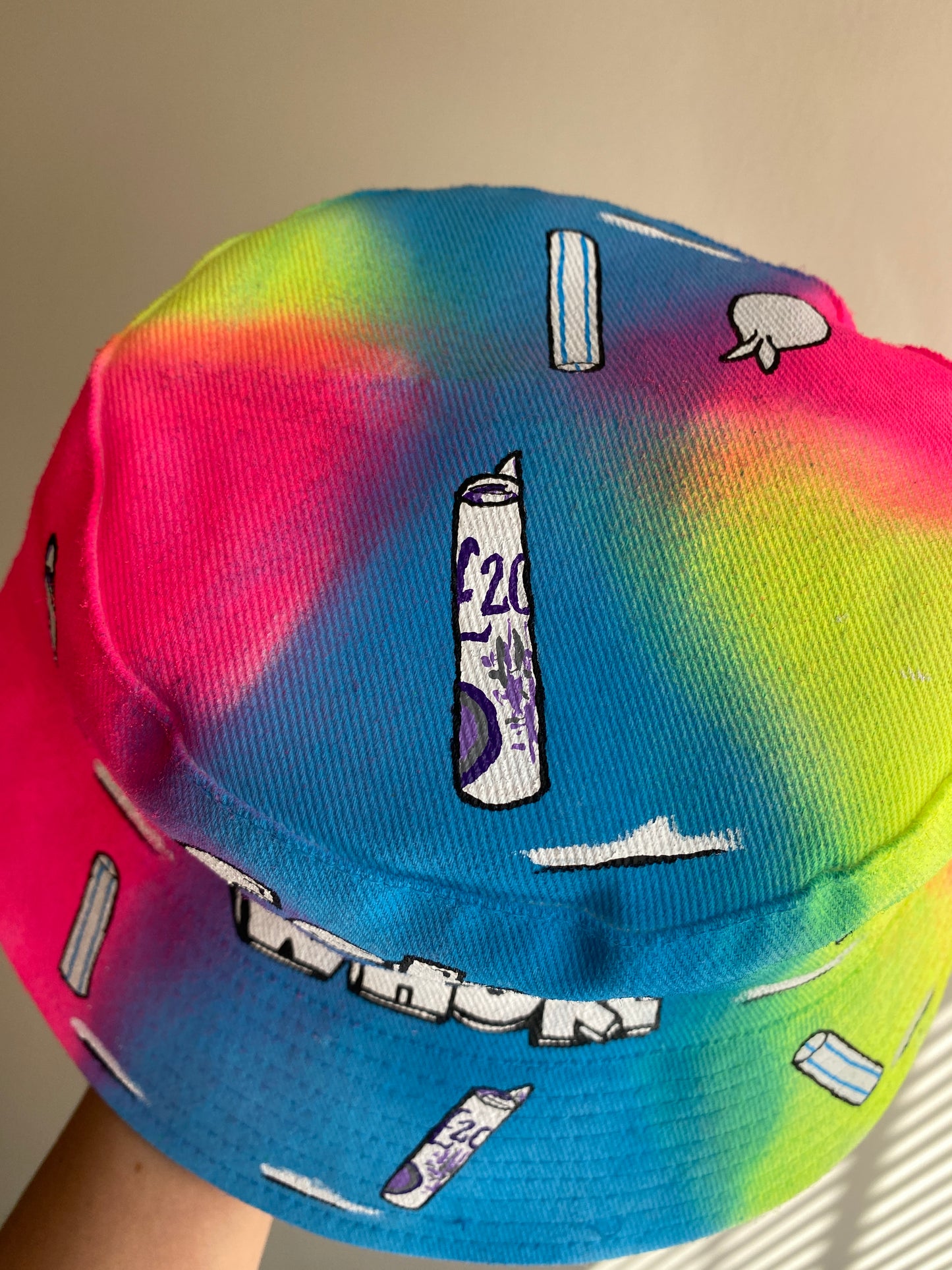 ‘zCWH0RE’ bucket hat