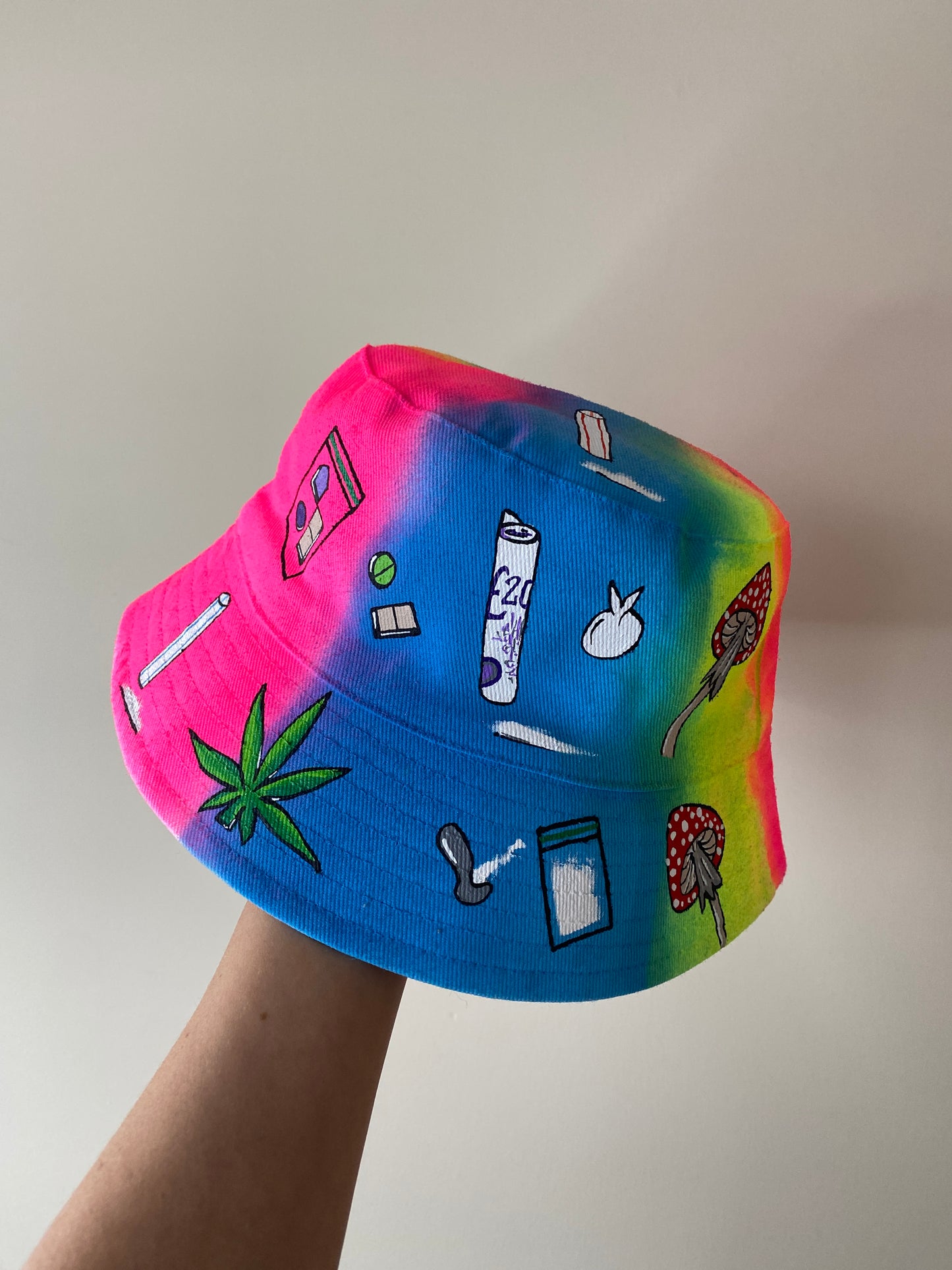 zCWH0RE’ bucket hat
