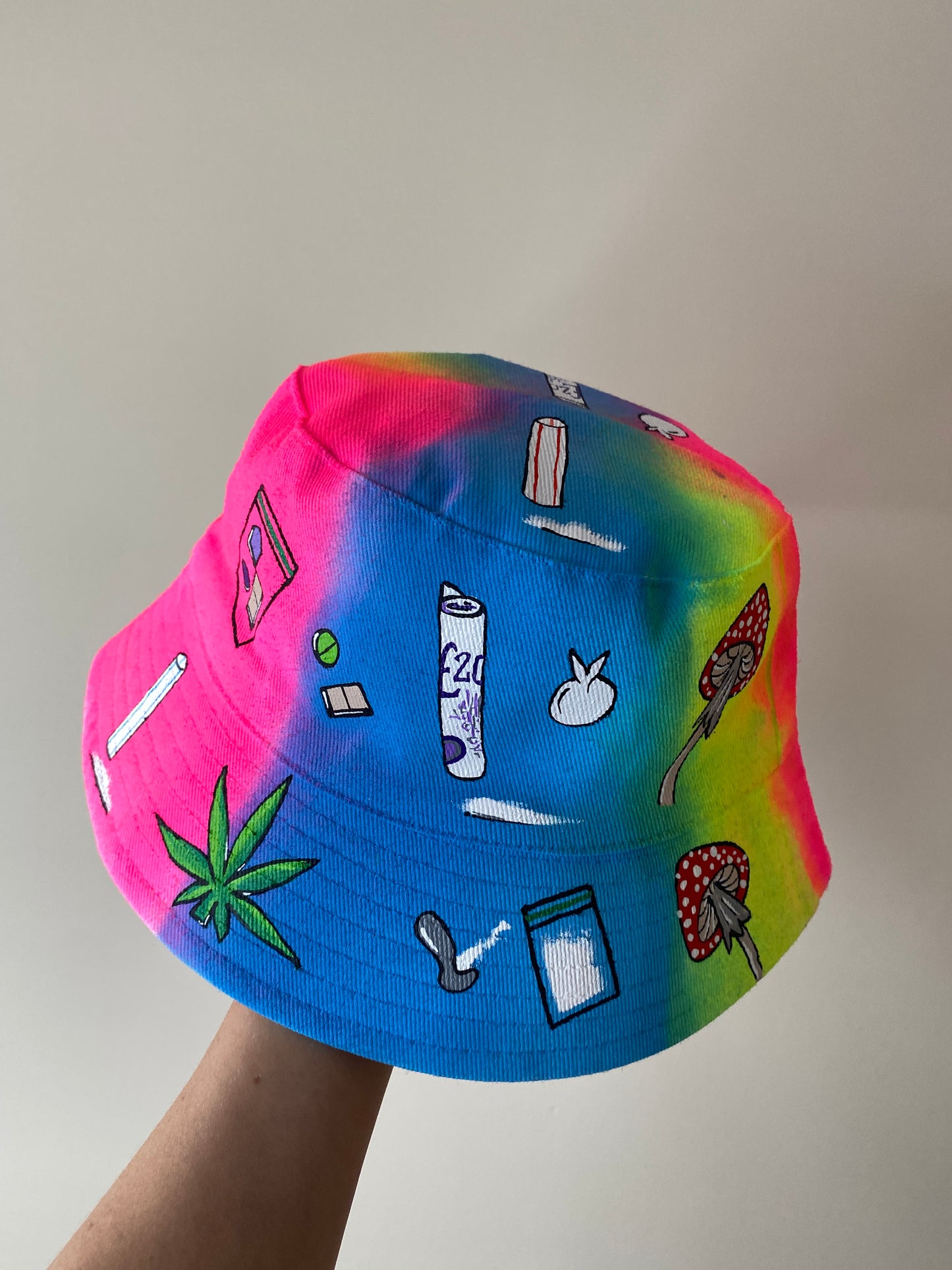 zCWH0RE’ bucket hat