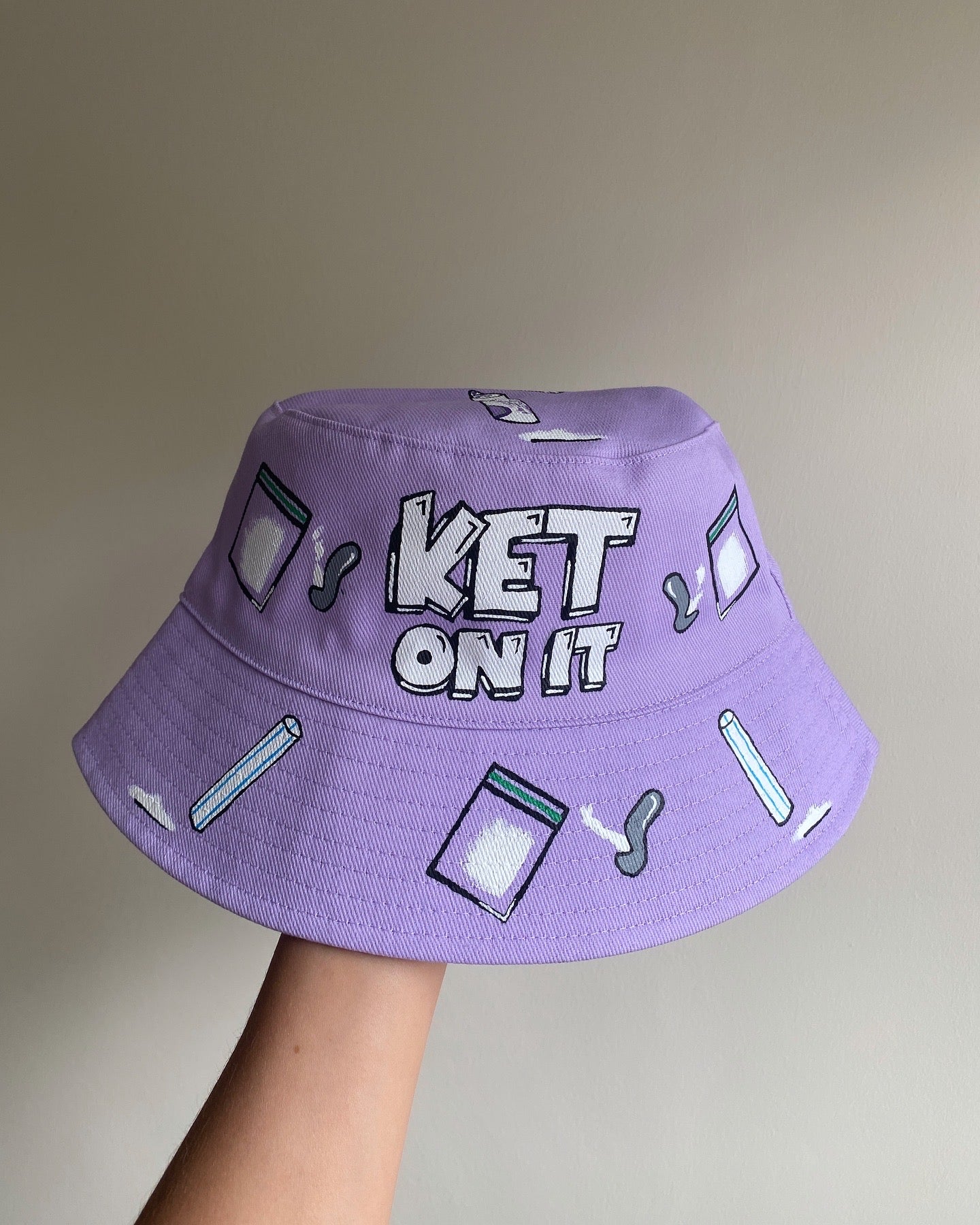 ‘zKETONIT’ bucket hat