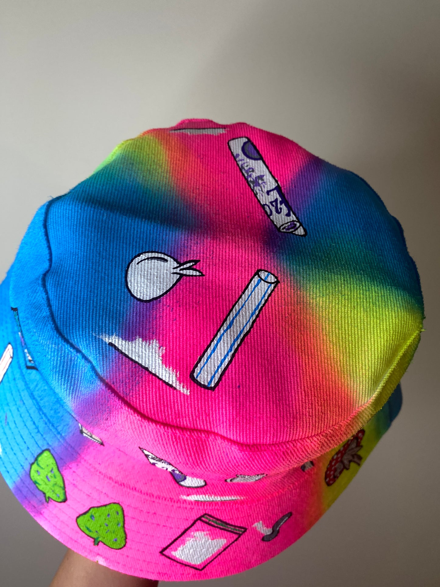 ‘zCWH0RE’ bucket hat