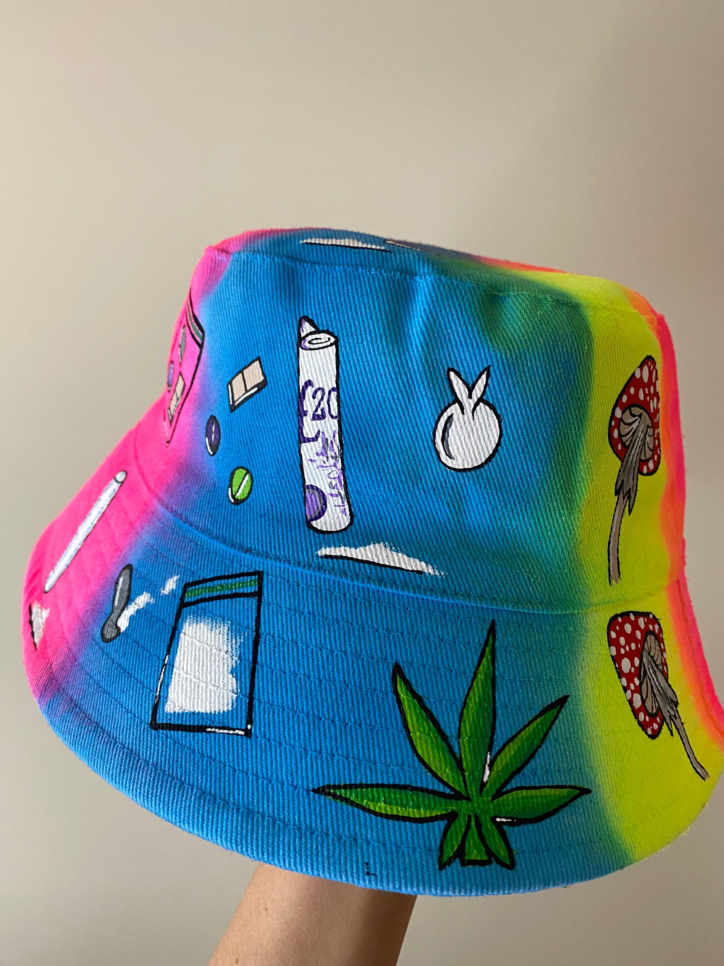 zCWH0RE’ bucket hat