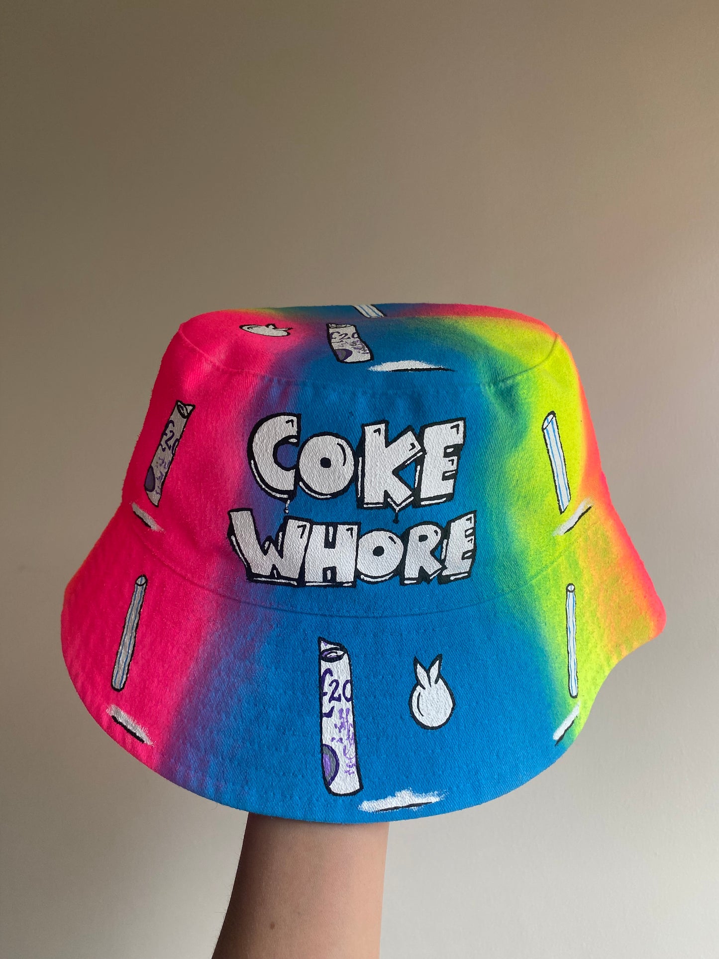 ‘zCWH0RE’ bucket hat