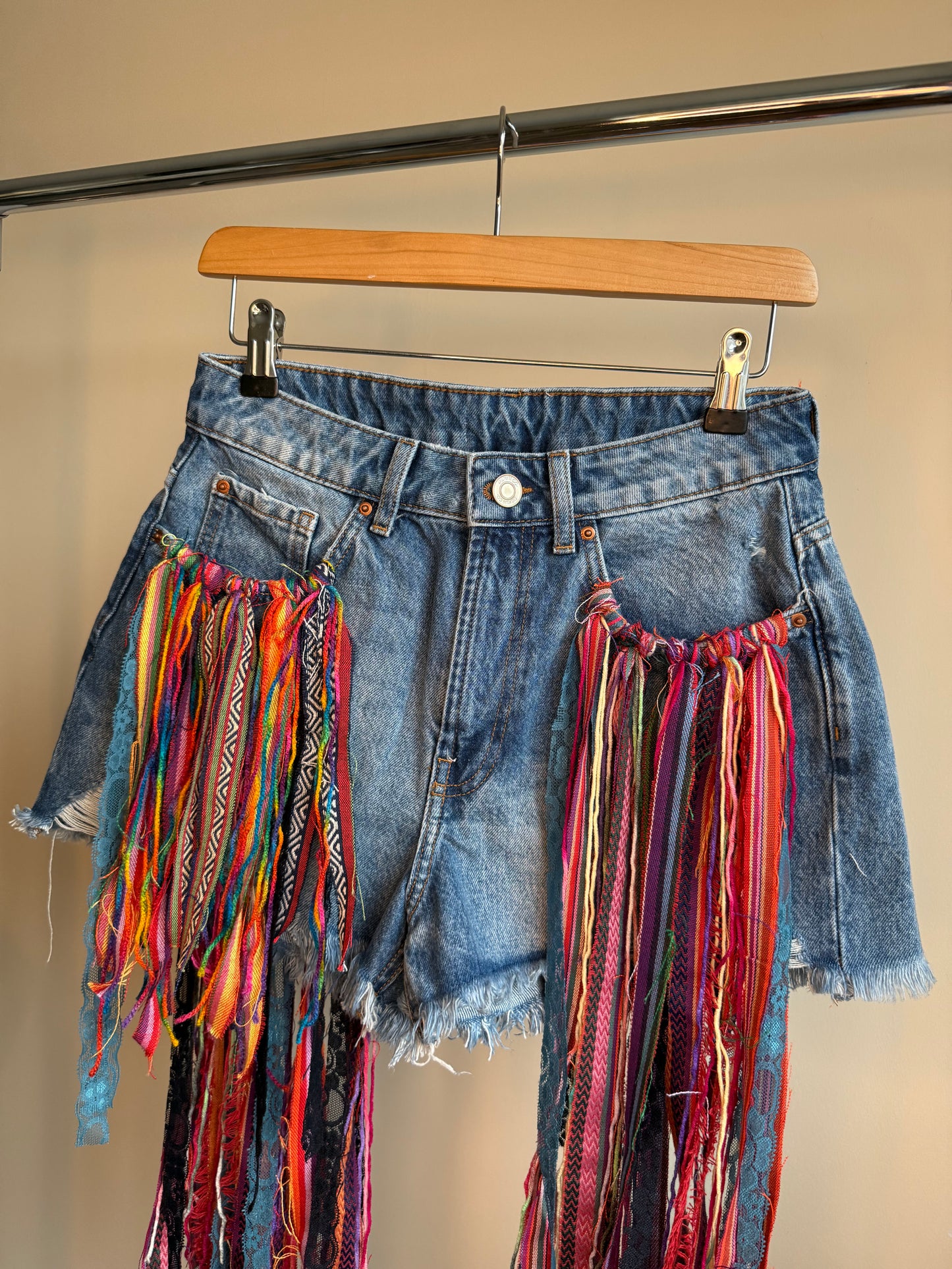 aaaTASSELBoho’ denim shorts