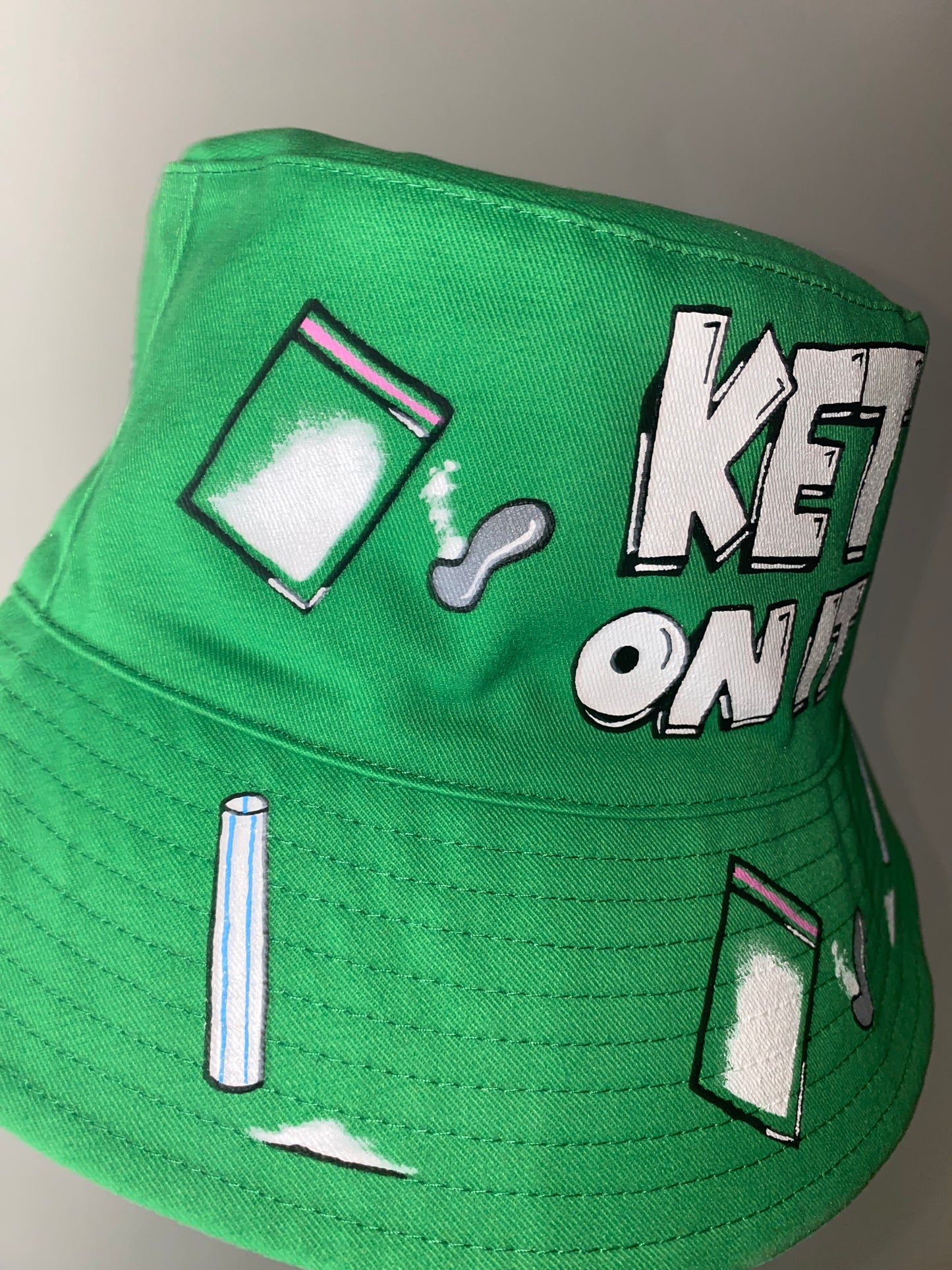 ‘zKETONIT’ bucket hat