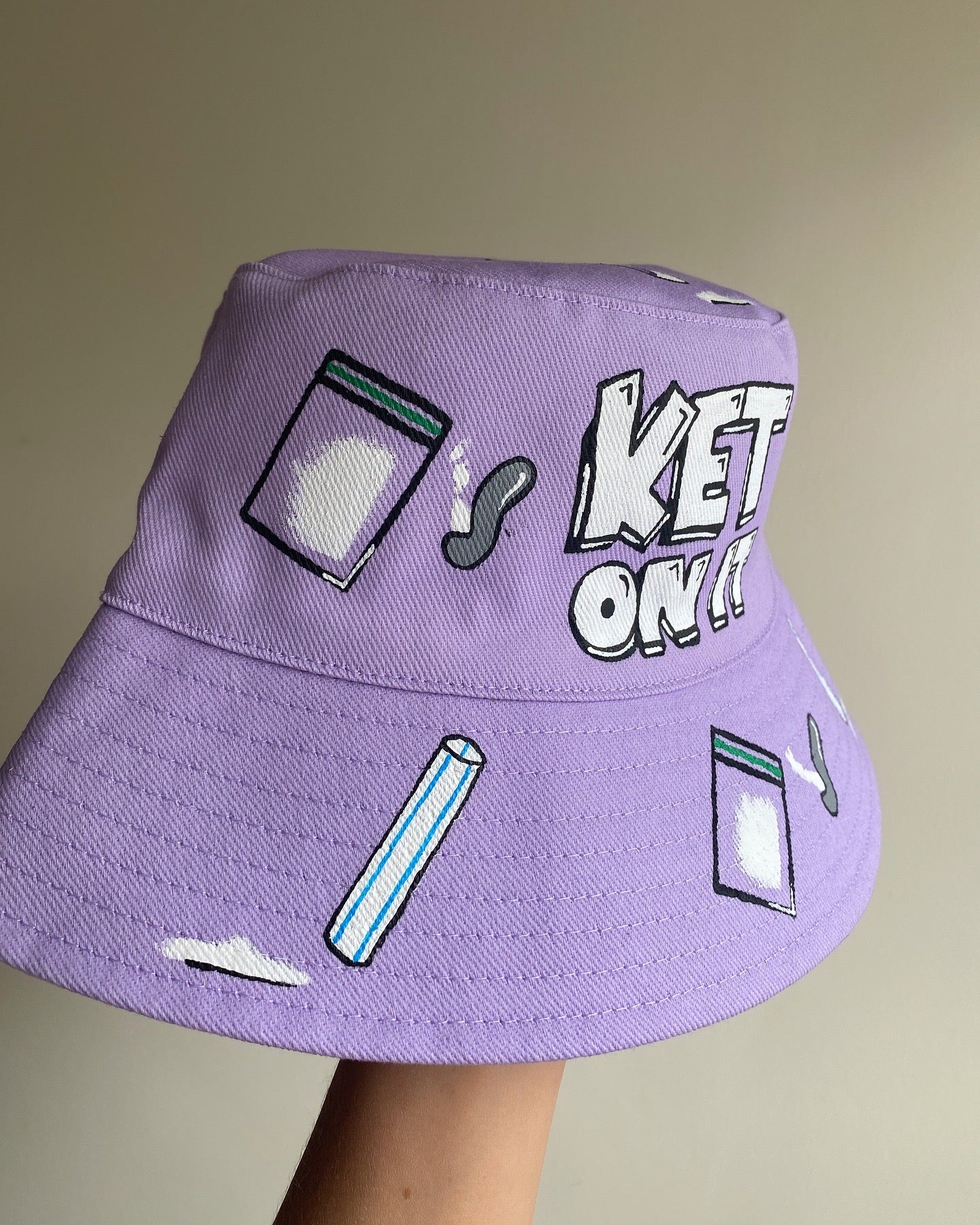 ‘zKETONIT’ bucket hat