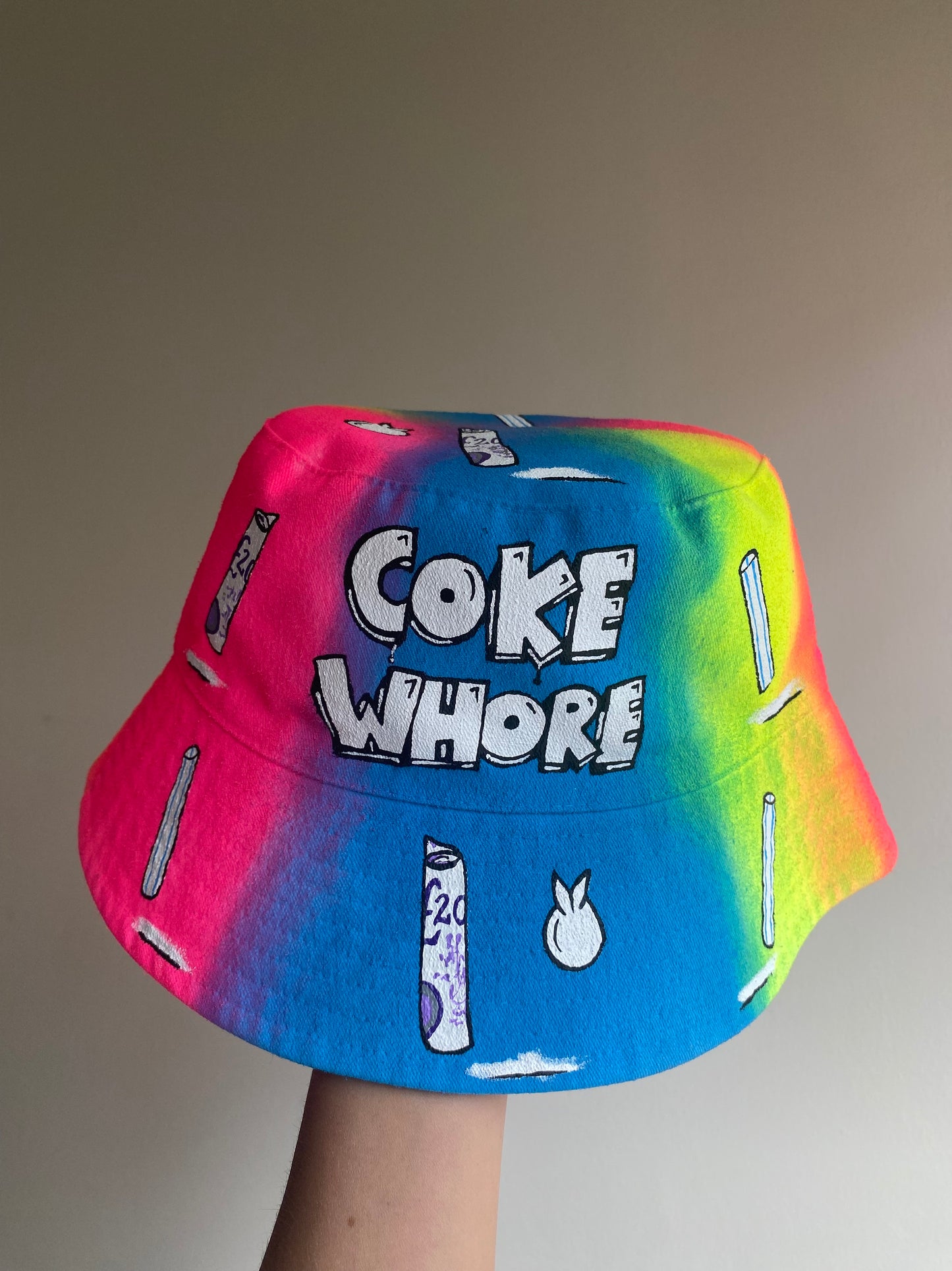 ‘zCWH0RE’ bucket hat