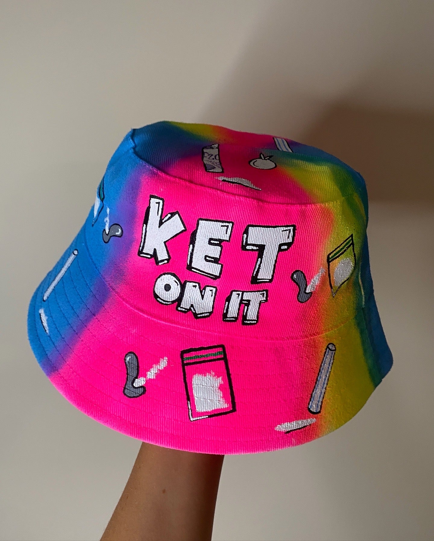 zKETONIT’ bucket hat
