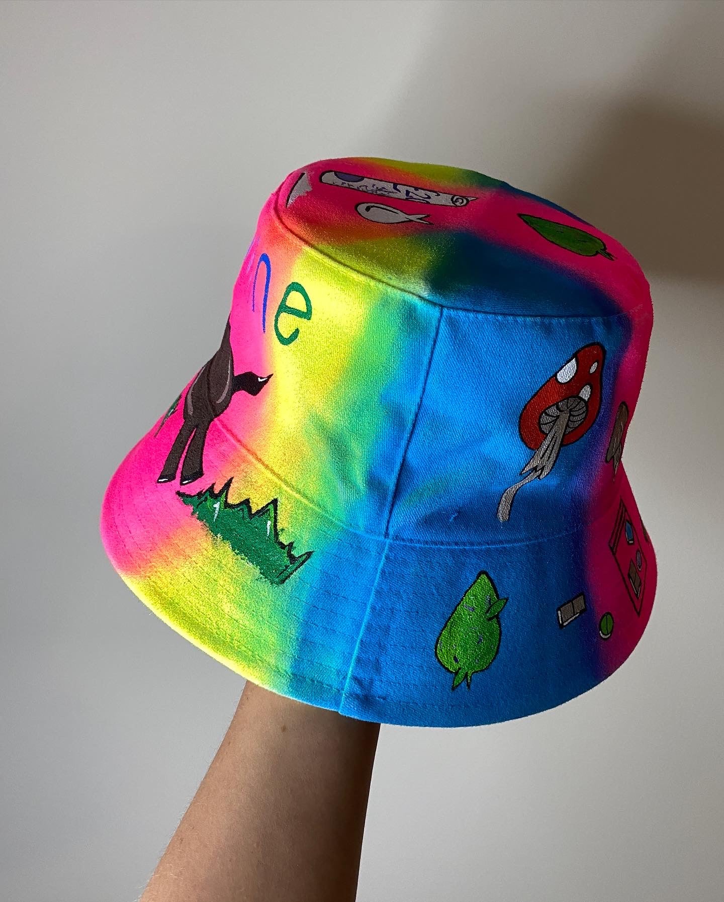 ‘zKETAM1NE’ bucket hat