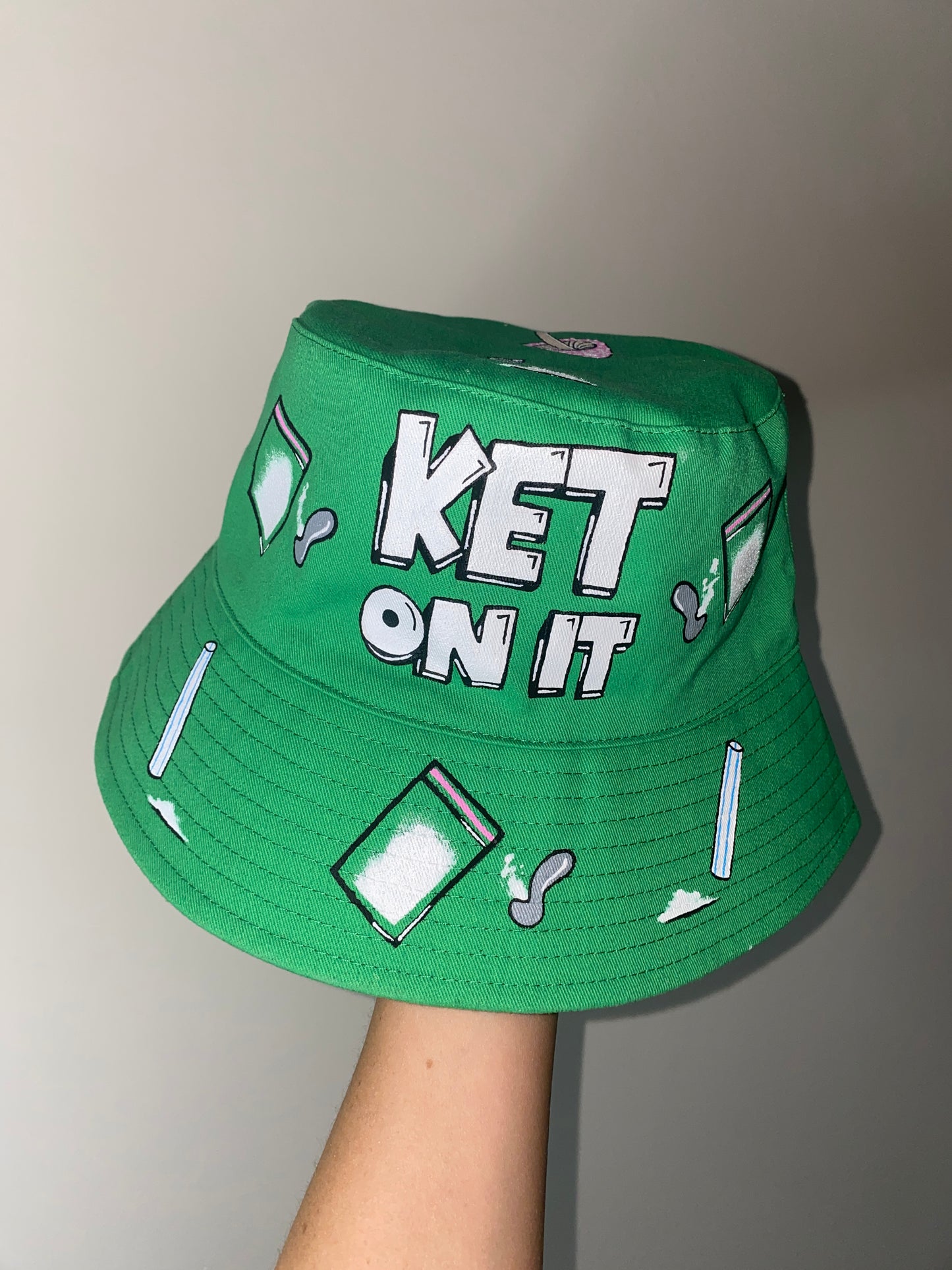 ‘zKETONIT’ bucket hat