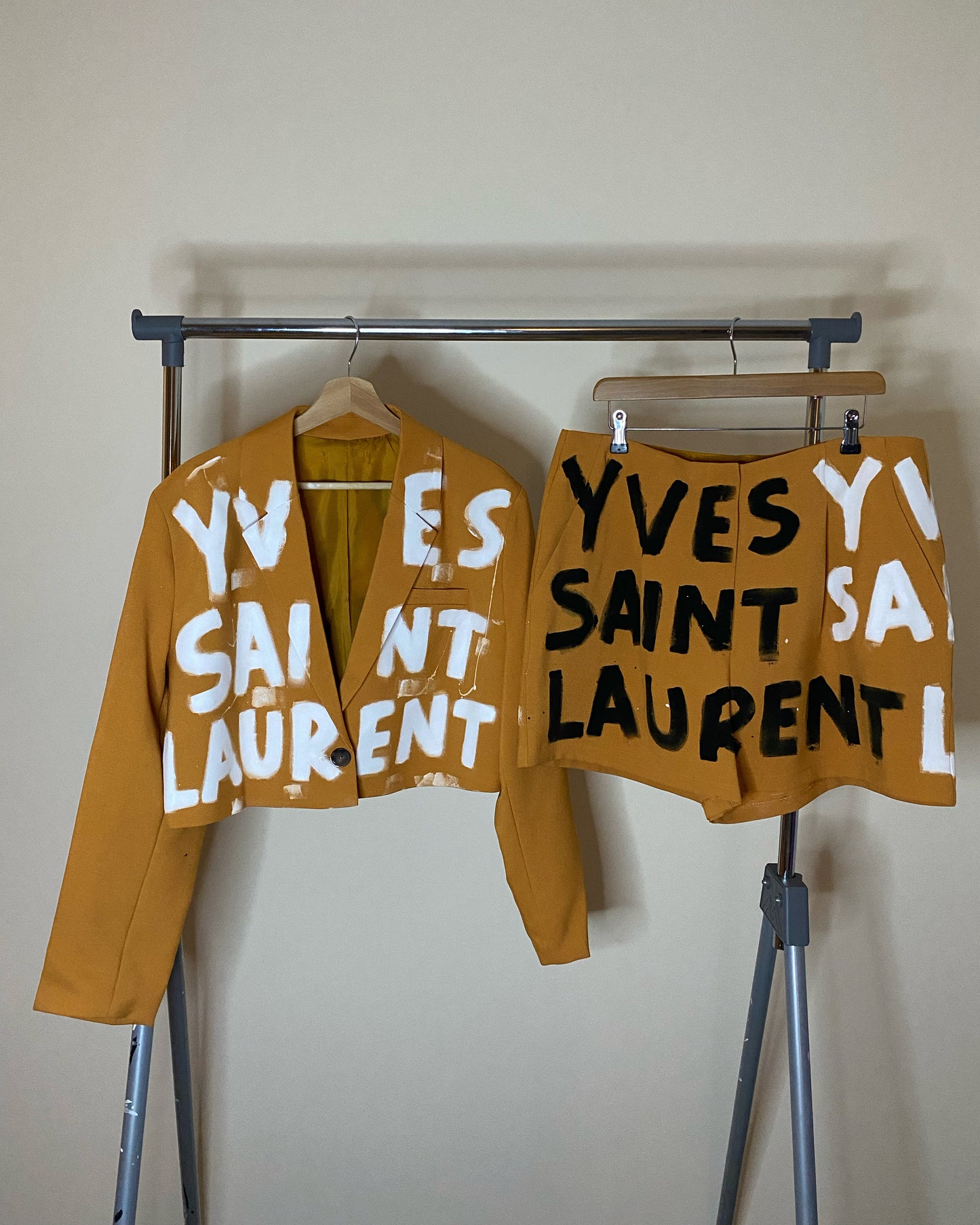 aaYSL’ shorts and blazer set.