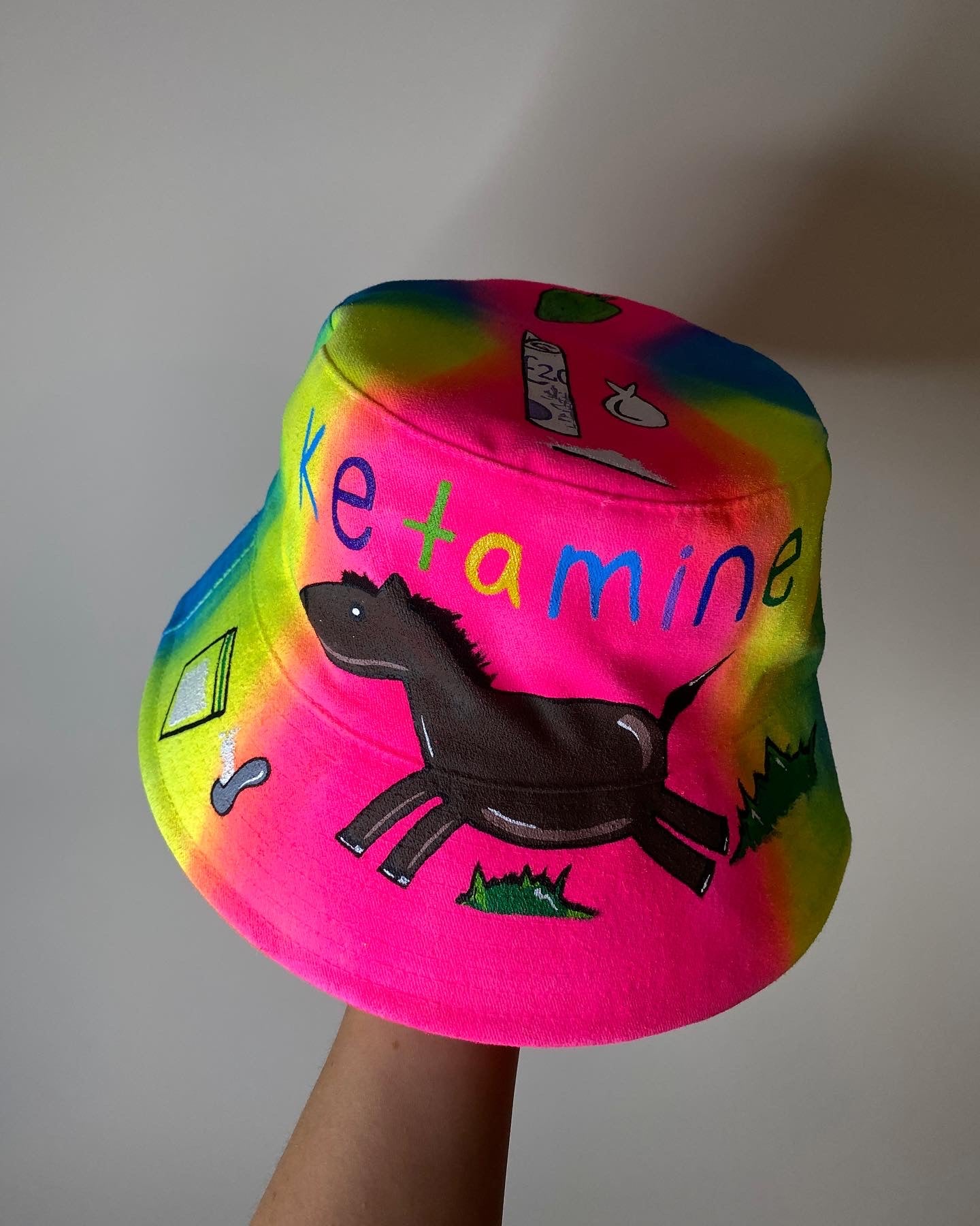 ‘zKETAM1NE’ bucket hat