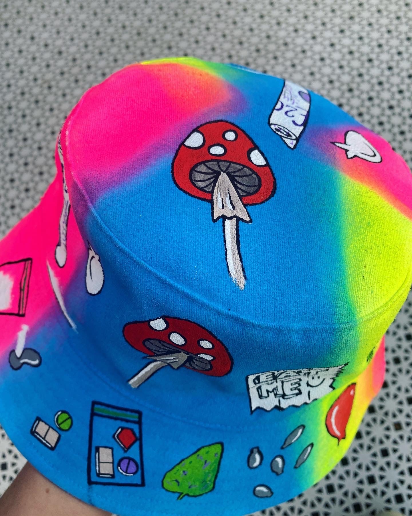 ‘zHERE FOR A GOOD TIME’ bucket hat