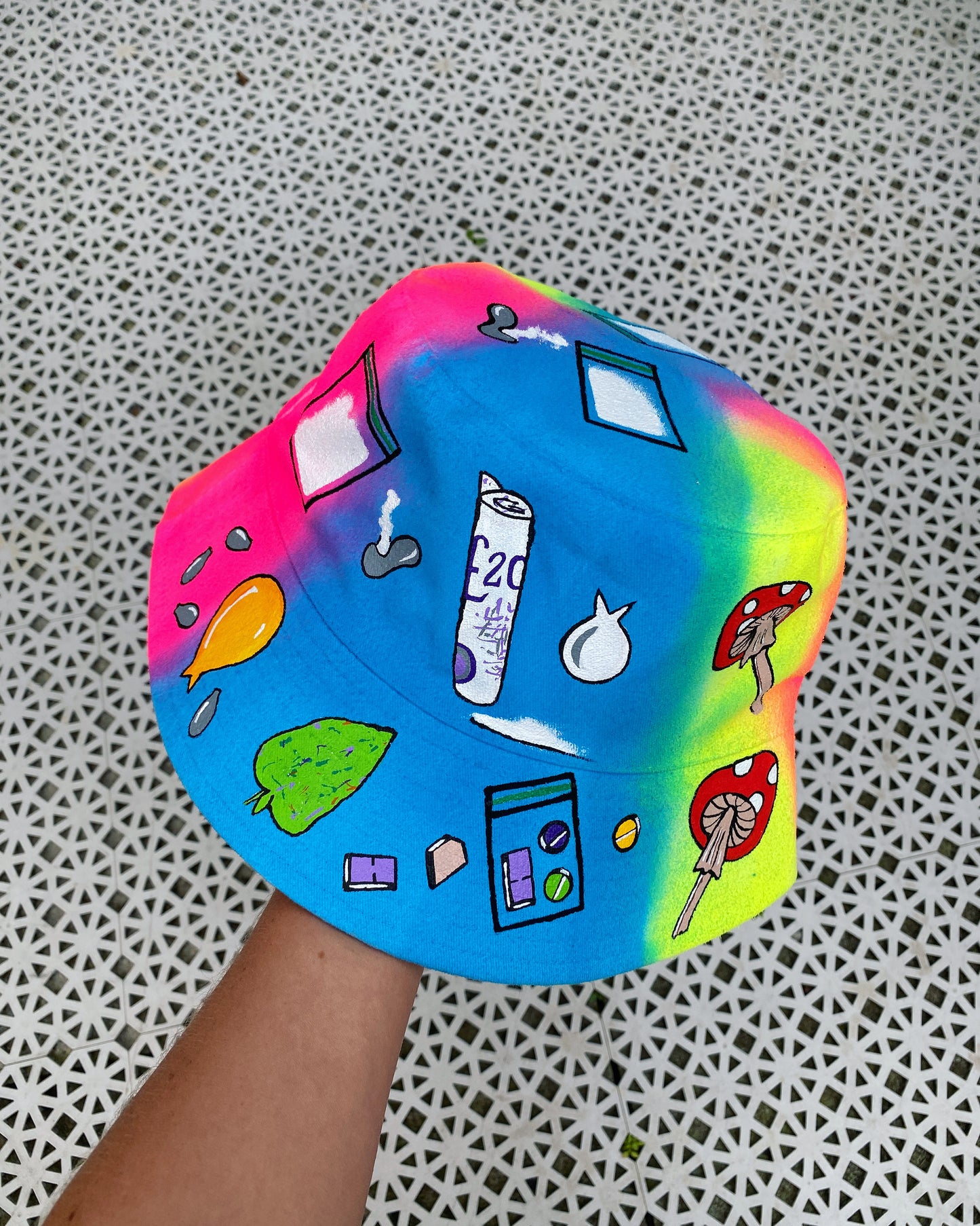 ‘zKETAM1NE’ bucket hat