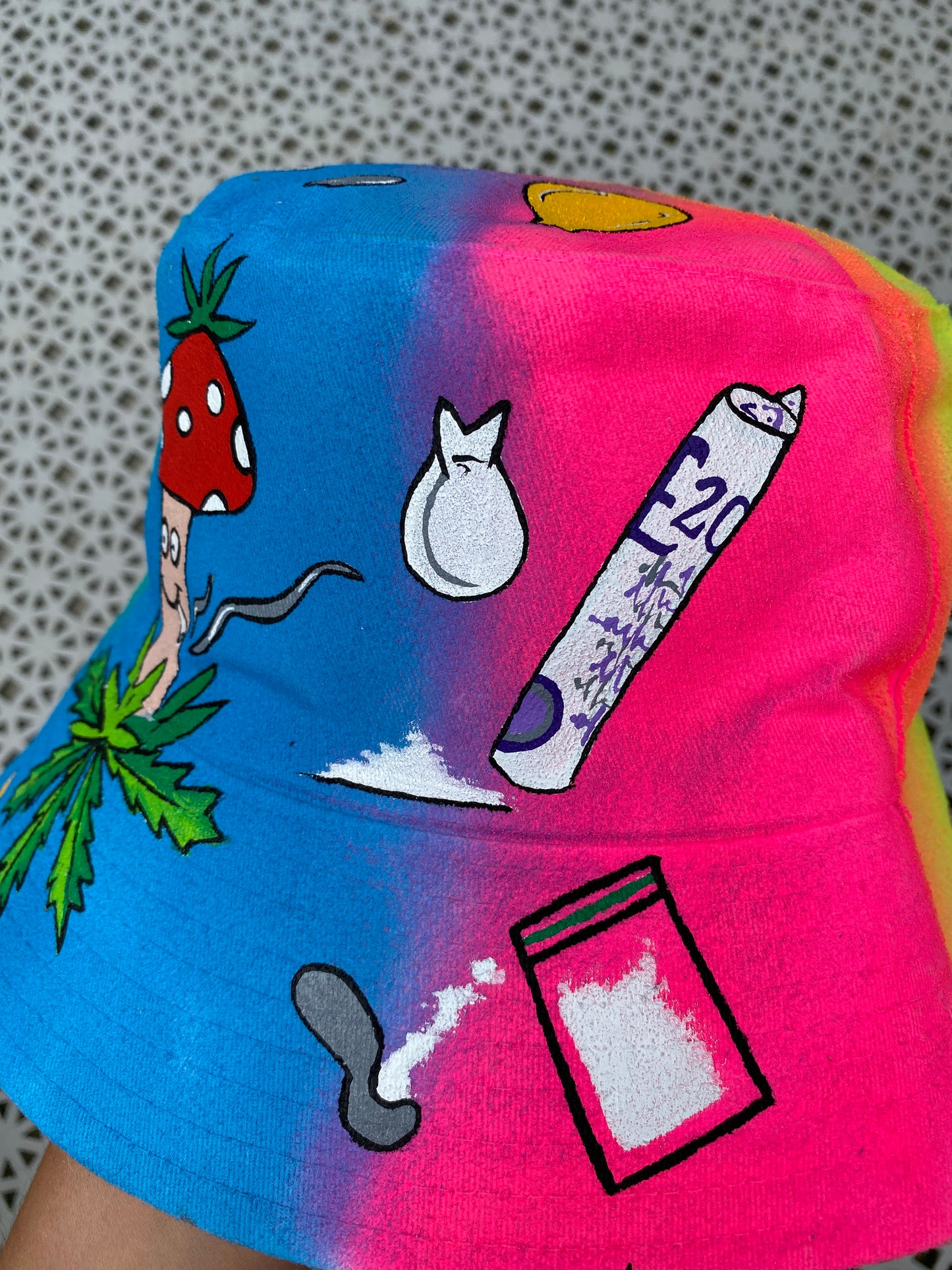 ‘zKETAM1NE’ bucket hat