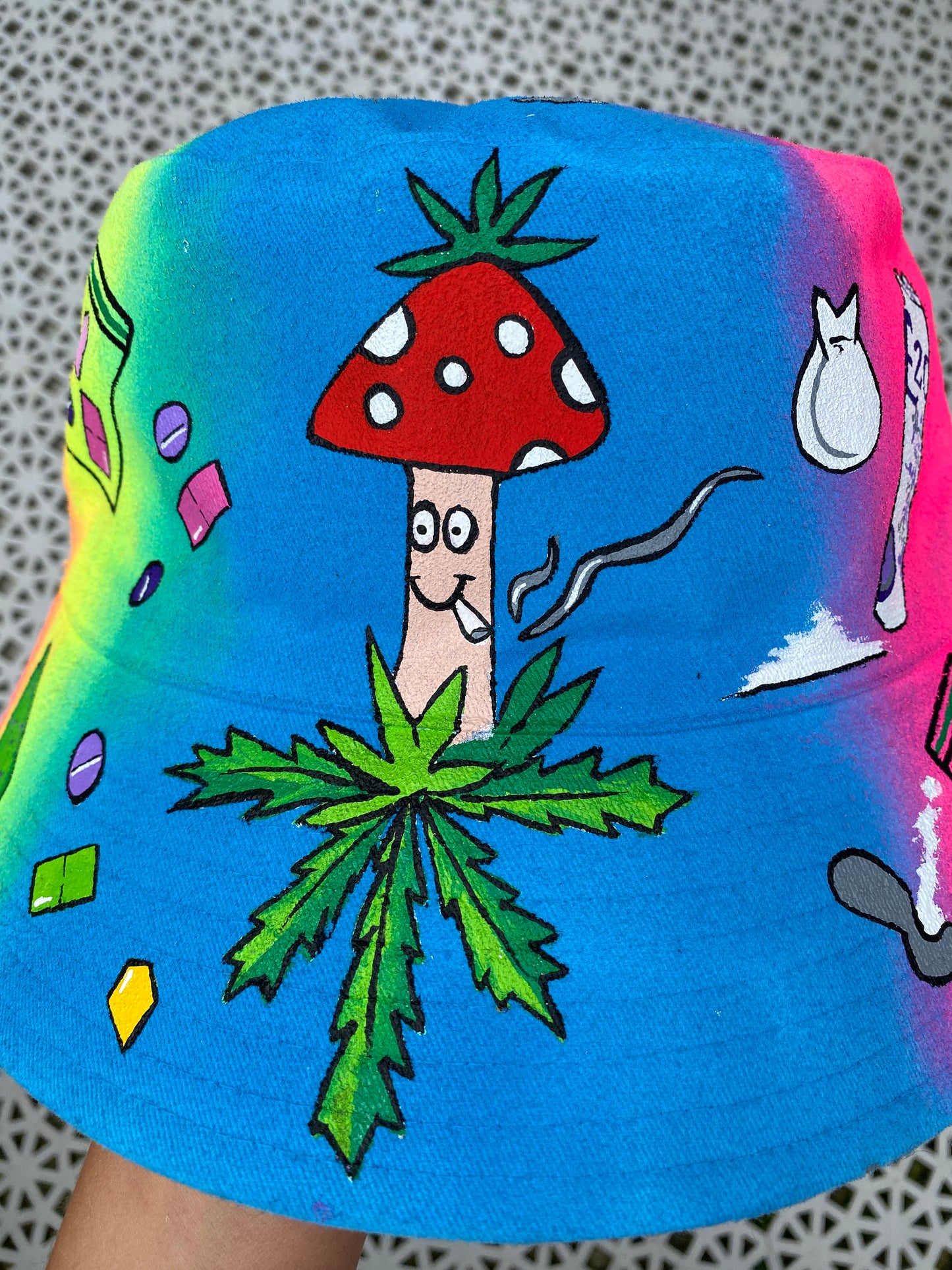 ‘zKETAM1NE’ bucket hat