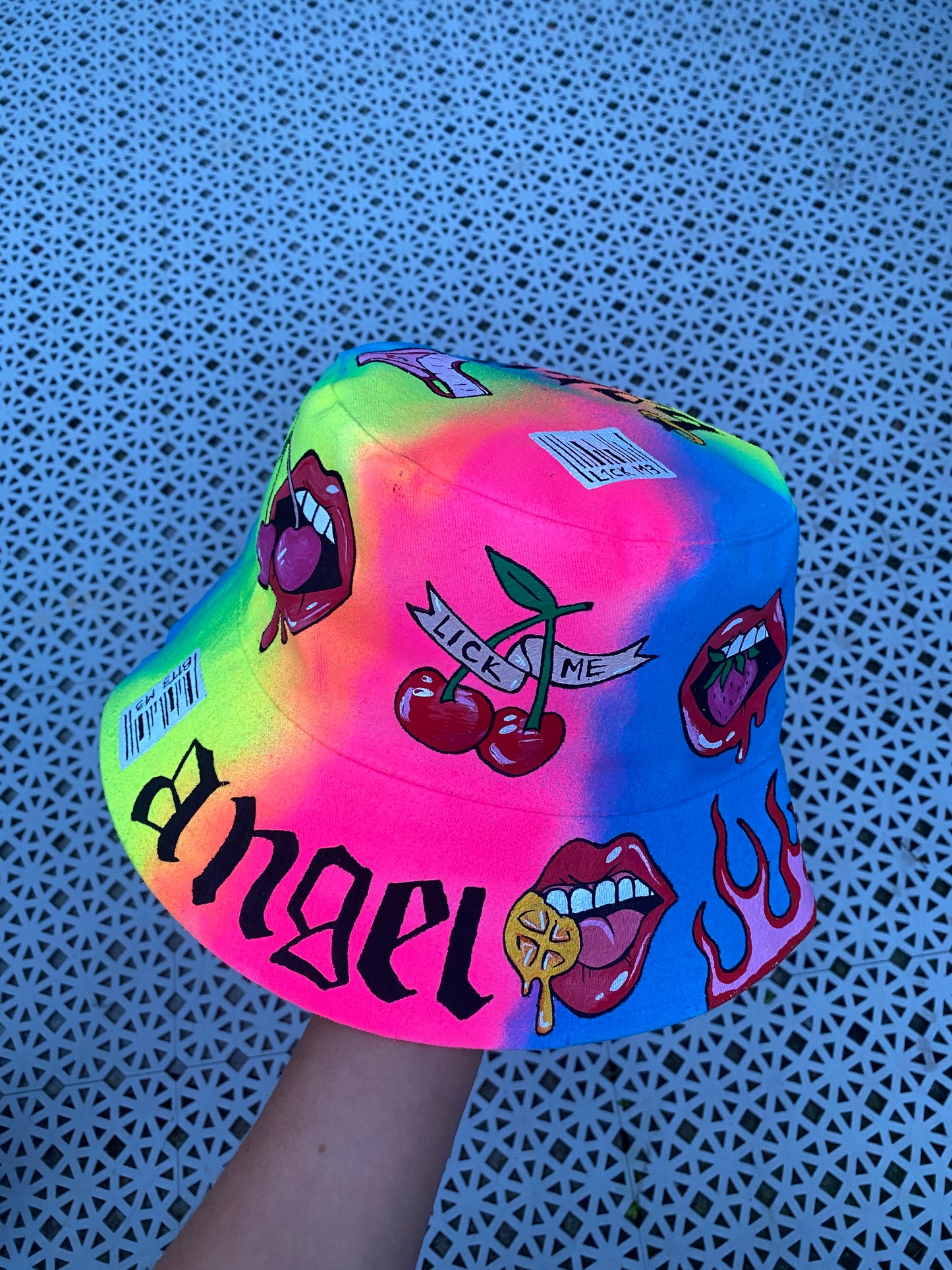 ‘zFCK ON THE FIRST DATE’ bucket hat