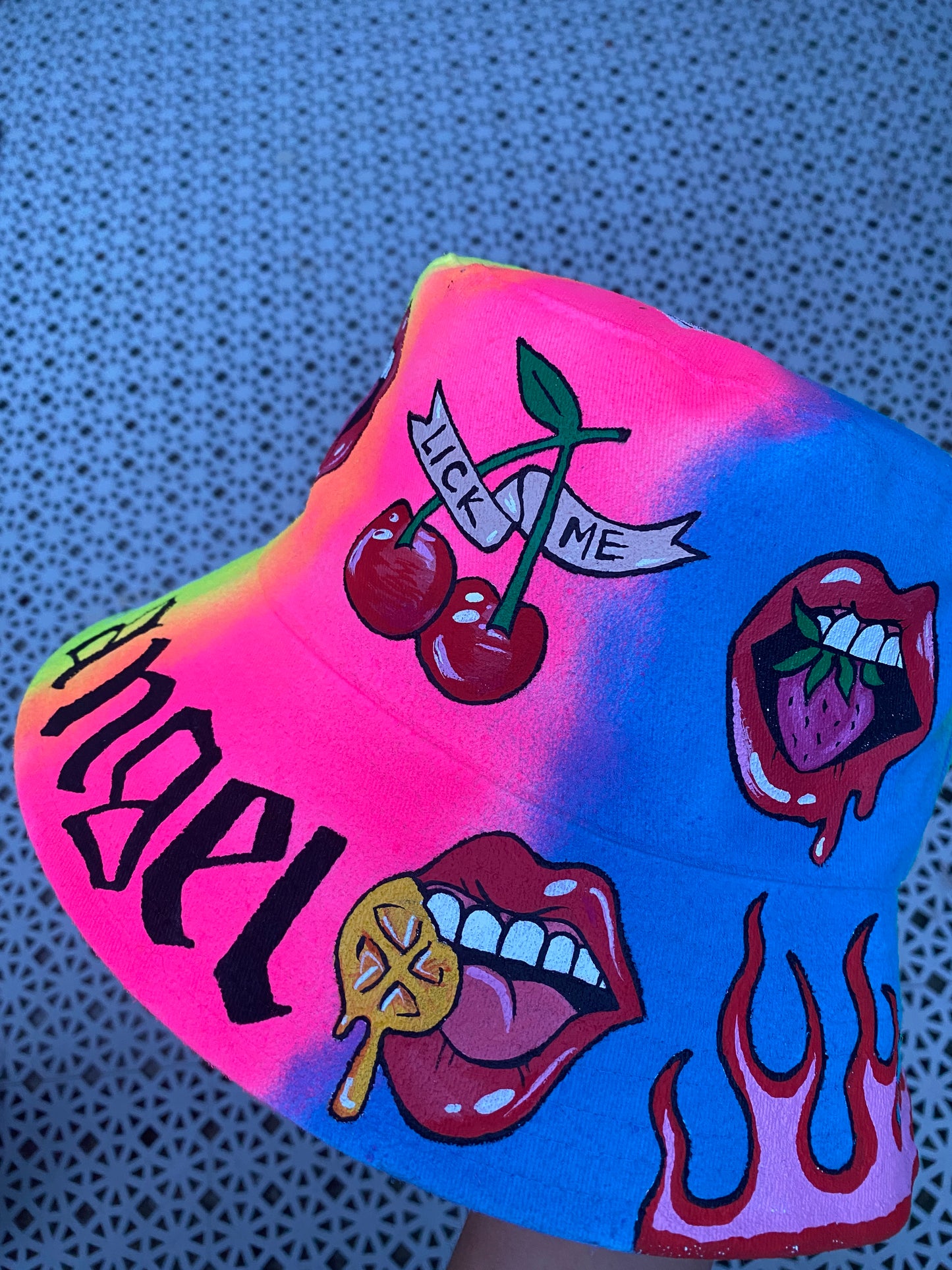 ‘zFCK ON THE FIRST DATE’ bucket hat