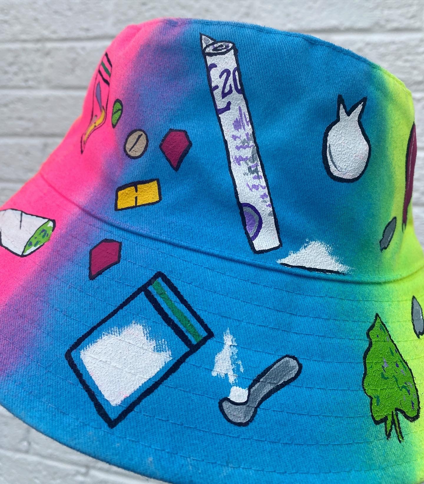 ‘zGET A LIFE’ bucket hat