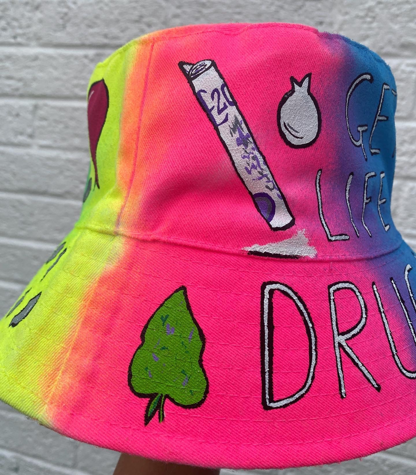 ‘zGET A LIFE’ bucket hat