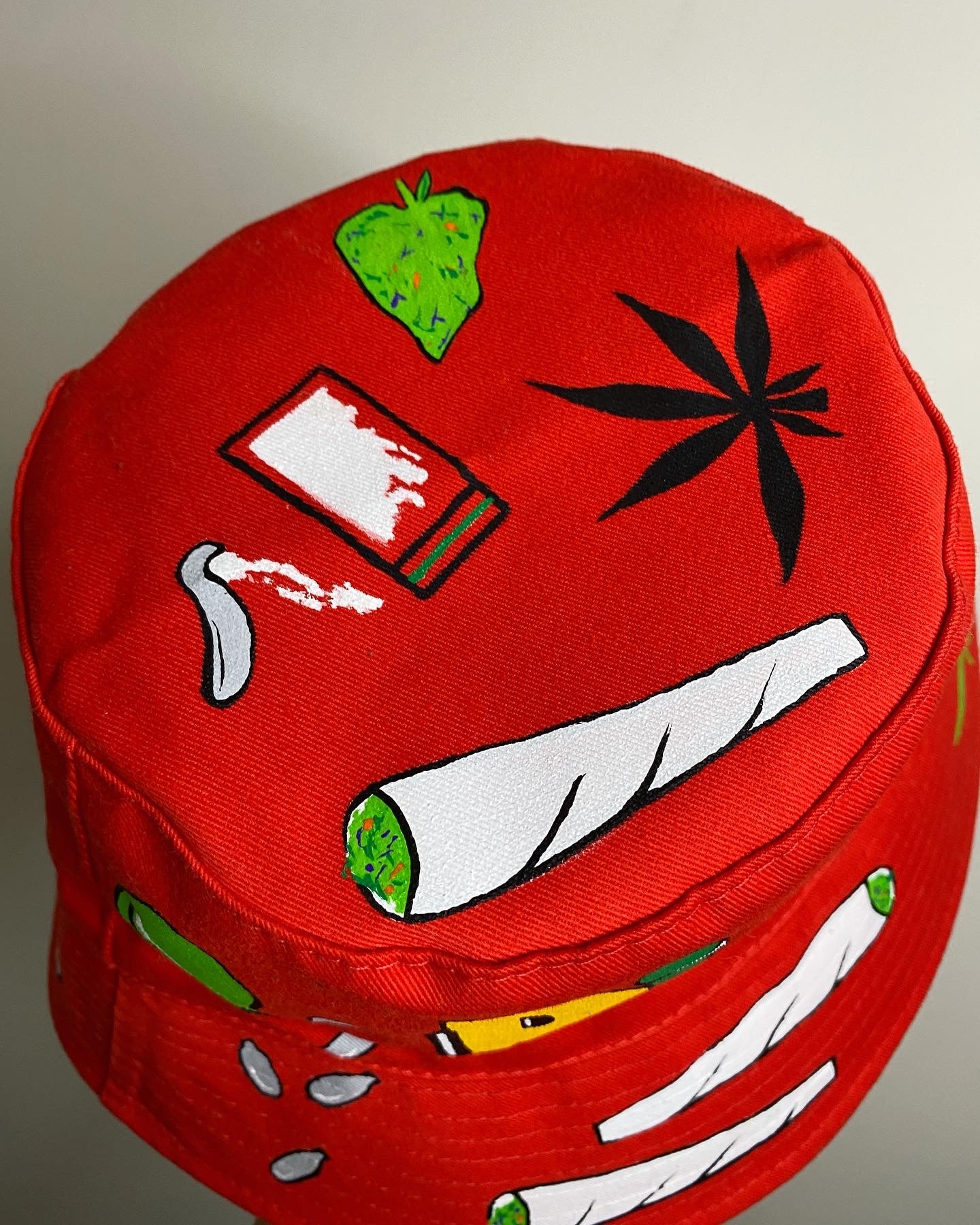 ‘zOFF MY FACE’ bucket hat