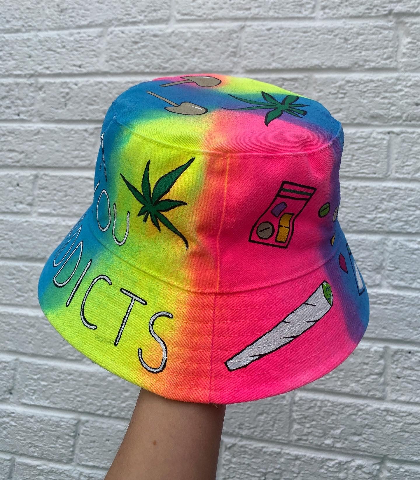 ‘zGET A LIFE’ bucket hat