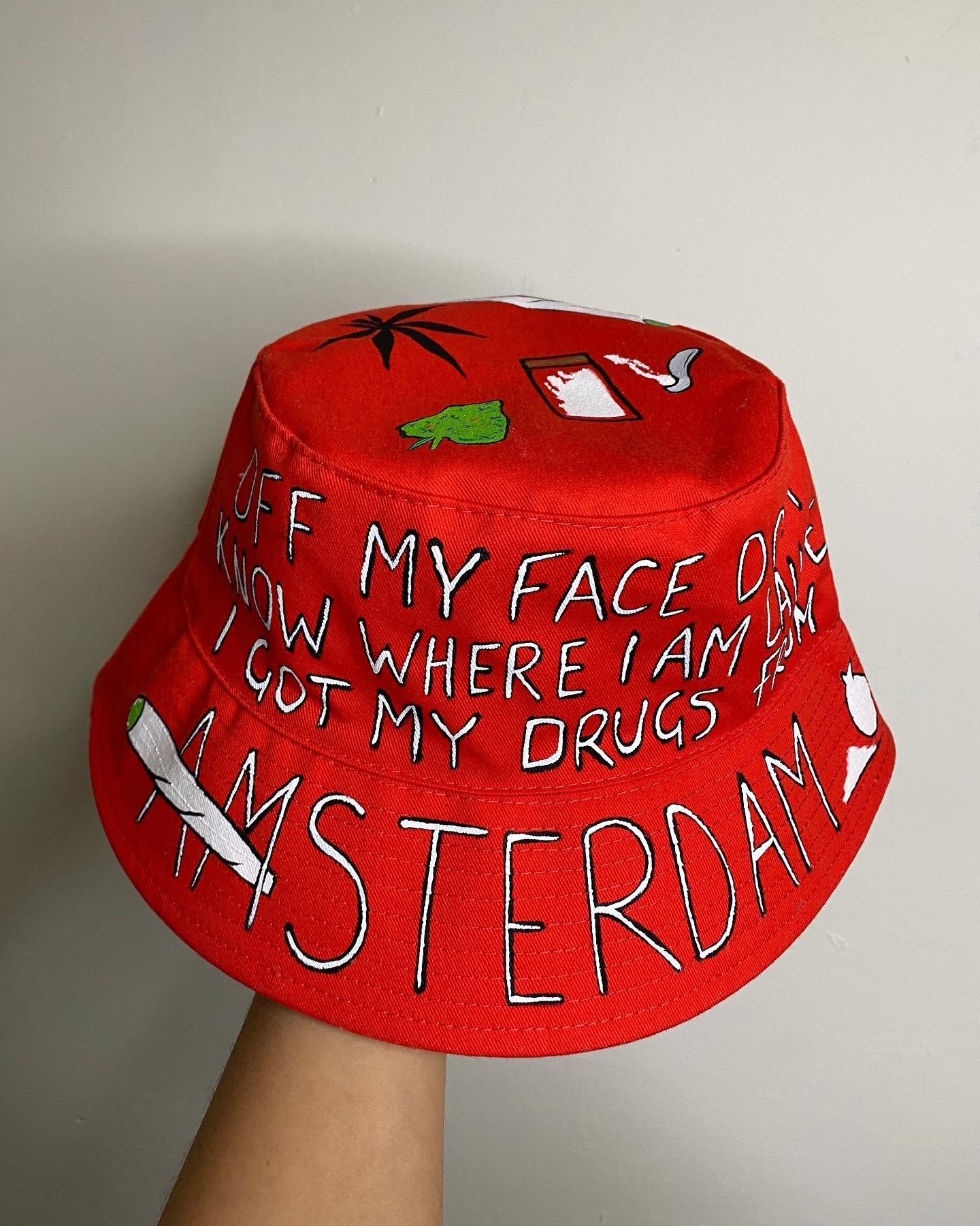 ‘zOFF MY FACE’ bucket hat