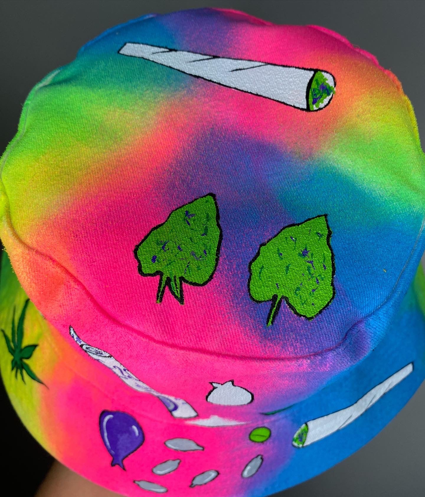 ‘zDONT FORGET TO GO HOME’ bucket hat