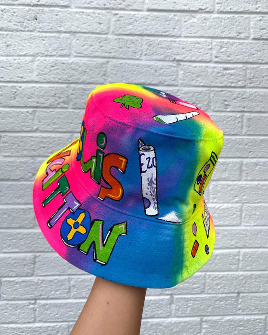 ‘zLOUISXC0KEWH*RE’ bucket hat