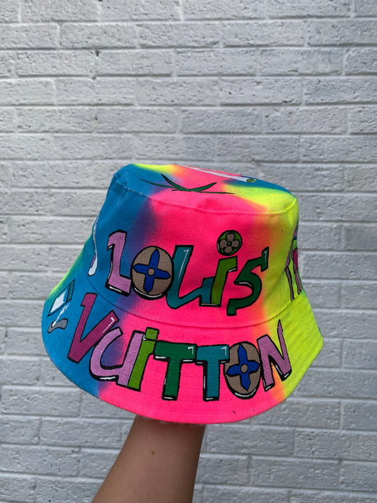 z’LOUISXC0KEWH*RE’ bucket hat
