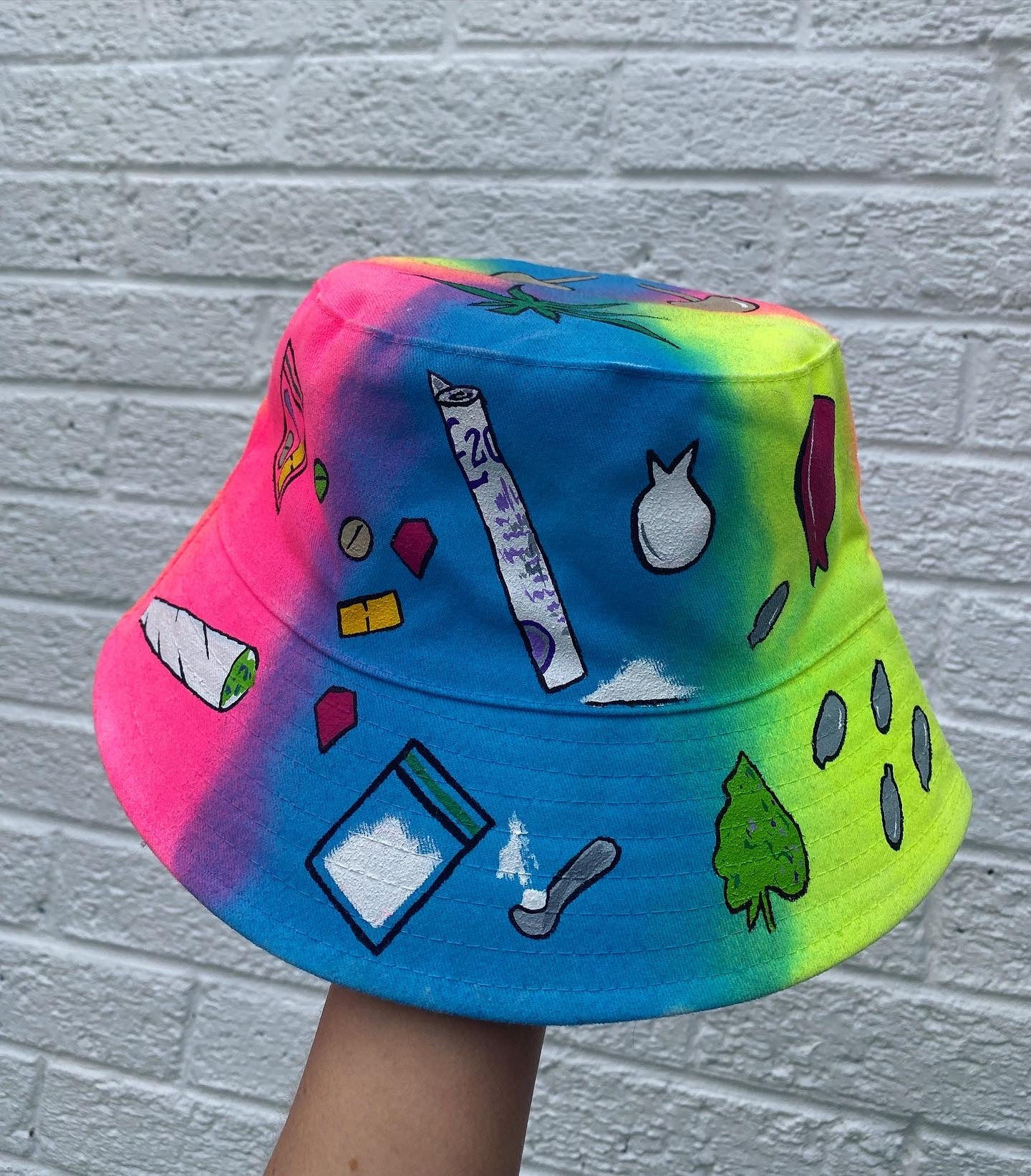 ‘zGET A LIFE’ bucket hat